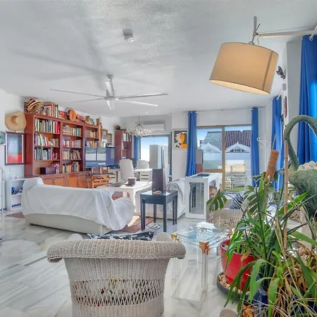 Apartamento Luxury Beachfront Triplex Penthouse Estepona