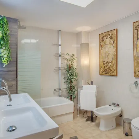 Luxury Beachfront Triplex Penthouse Apartamento